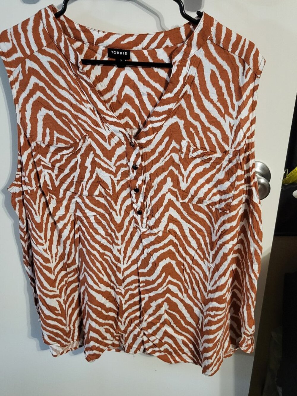 NWOT TORRID SLEEVELESS BLOUSE SZ 3X - Picture 1 of 6